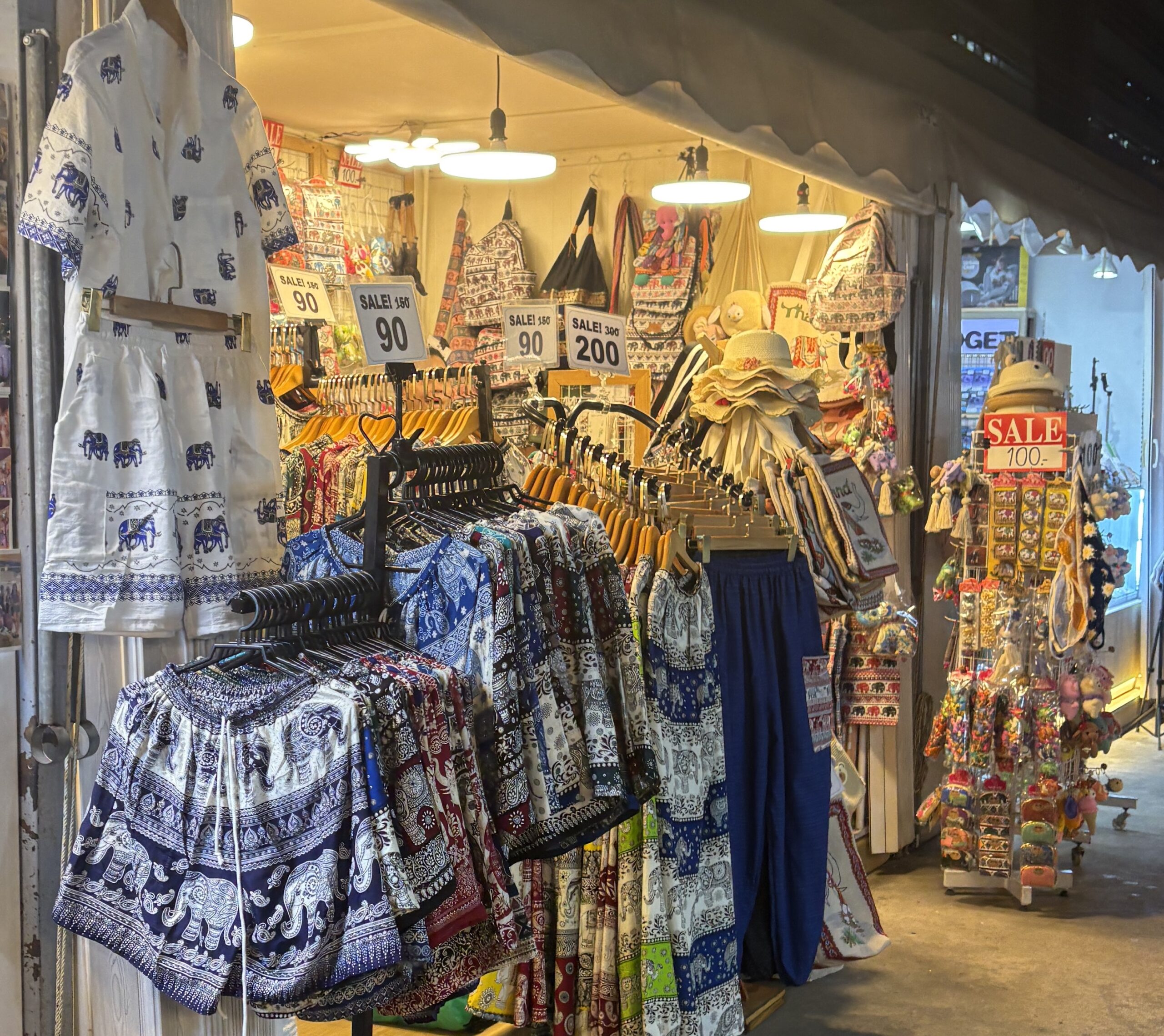 17 Best Souvenirs & Things to Buy in Thailand