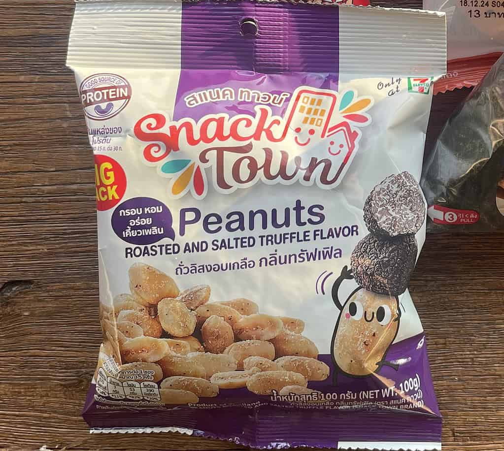 Roasted truffle peanuts from Thailand 7-Eleven, a savory snack packed with earthy truffle flavour and crunchy texture.
