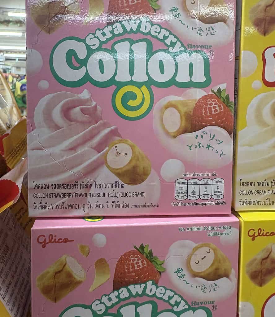 Strawberry-flavored biscuit rolls from Thailand’s 7-Eleven, a sweet and crunchy snack option