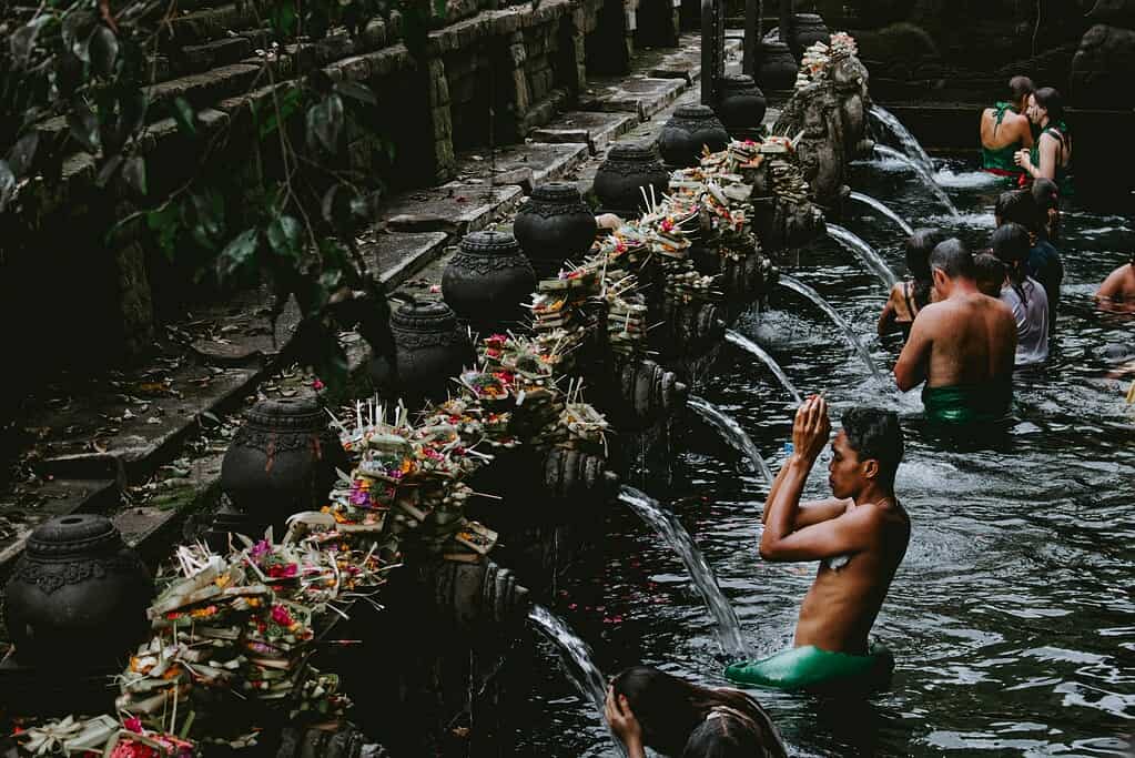 The holy bath in Ubud taking place