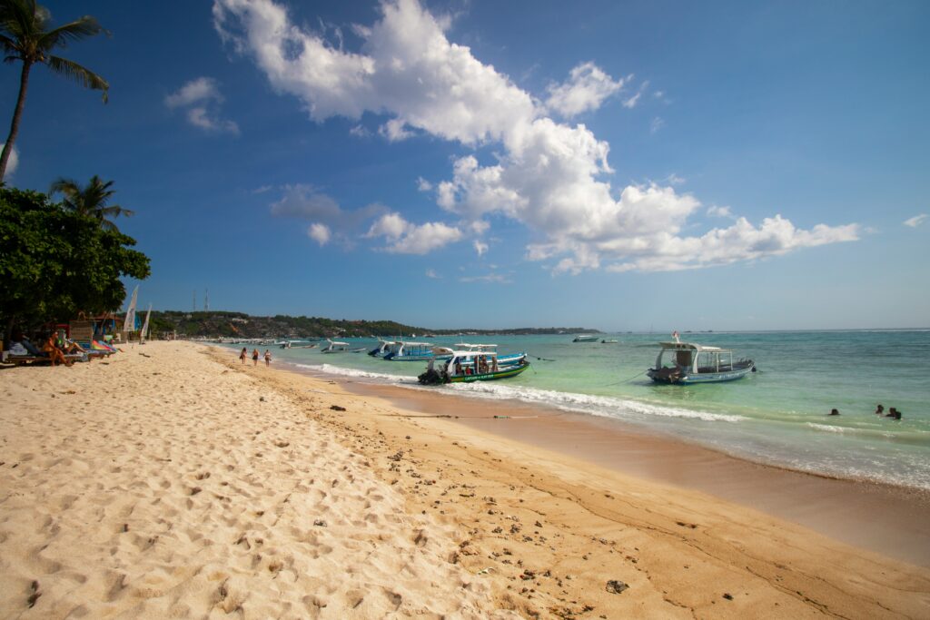 clear blue water shoreline in Nusa Lembongan